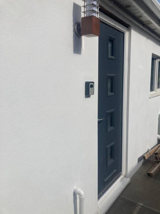 Lovely Studio Annex In Lilliput Poole Exteriör bild