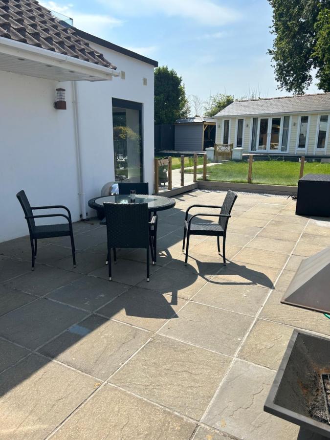 Lovely Studio Annex In Lilliput Poole Exteriör bild